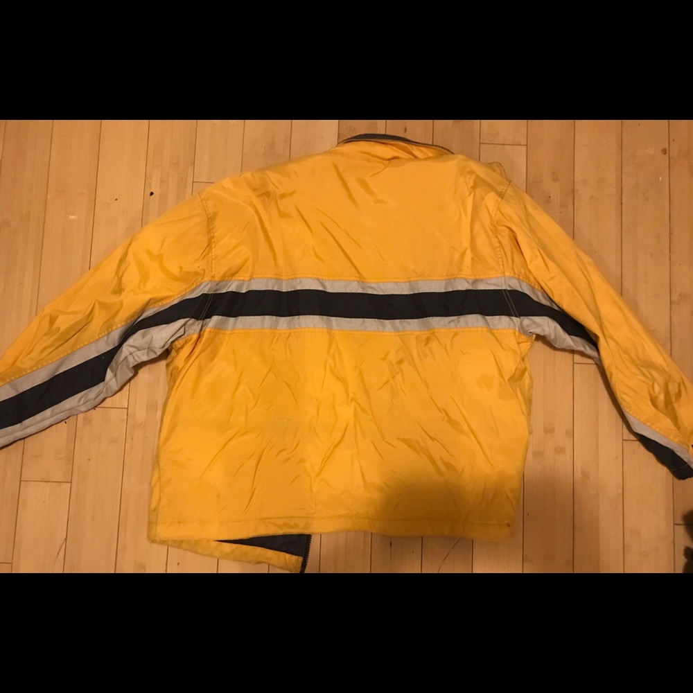 A&F Snowboarding Jacket - Picture 6 of 6